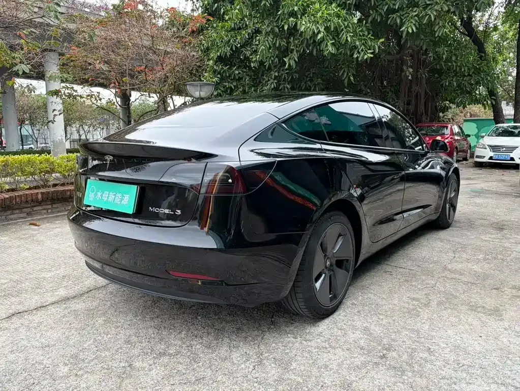 Tesla Model 3 — фото 9