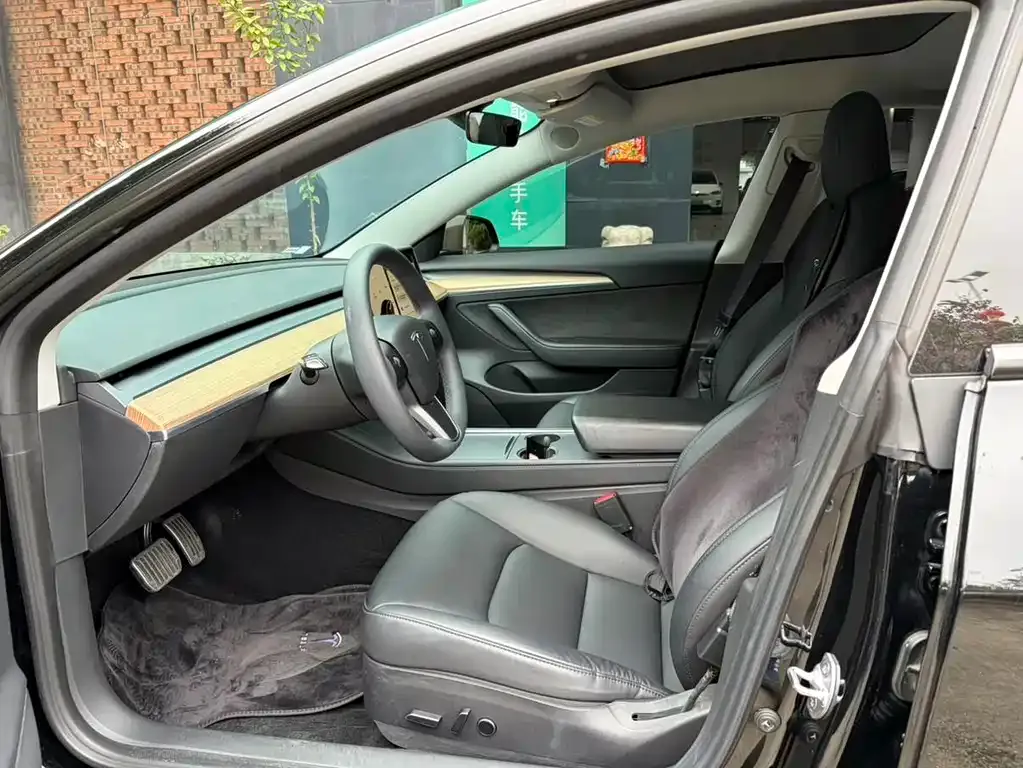 Tesla Model 3 — фото 2