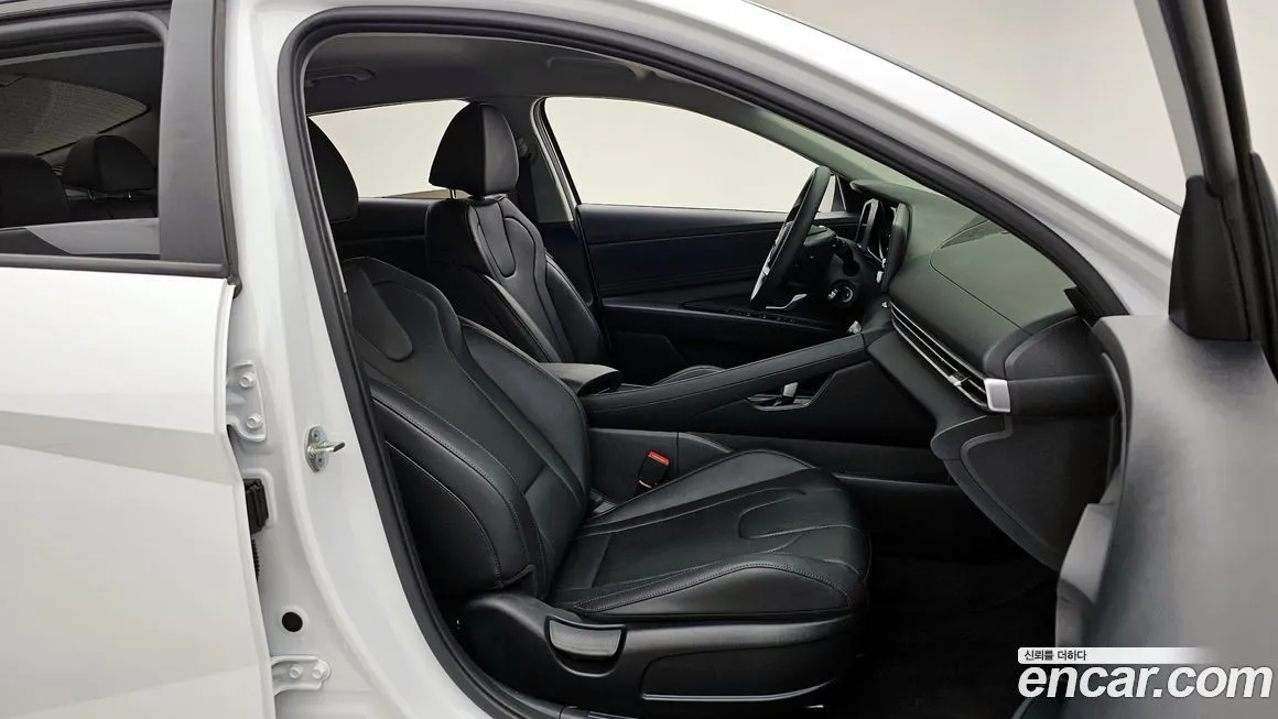 Hyundai AVANTE 2022 из KR, фото 2