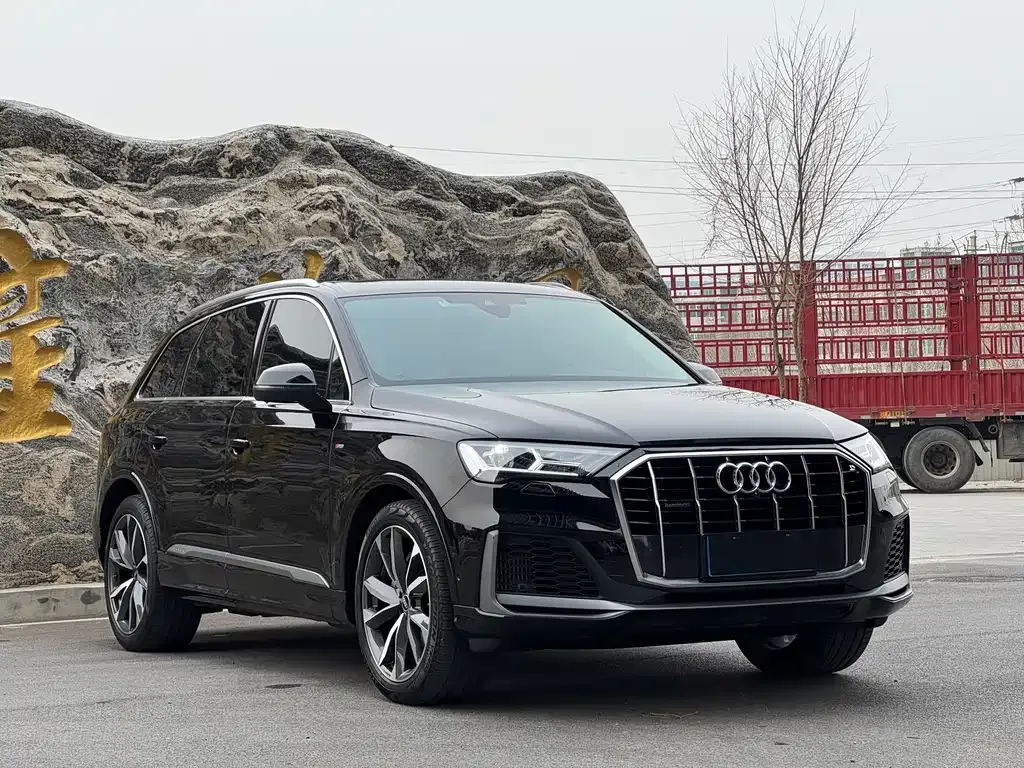 Audi Q7 2023 из CN, фото 1