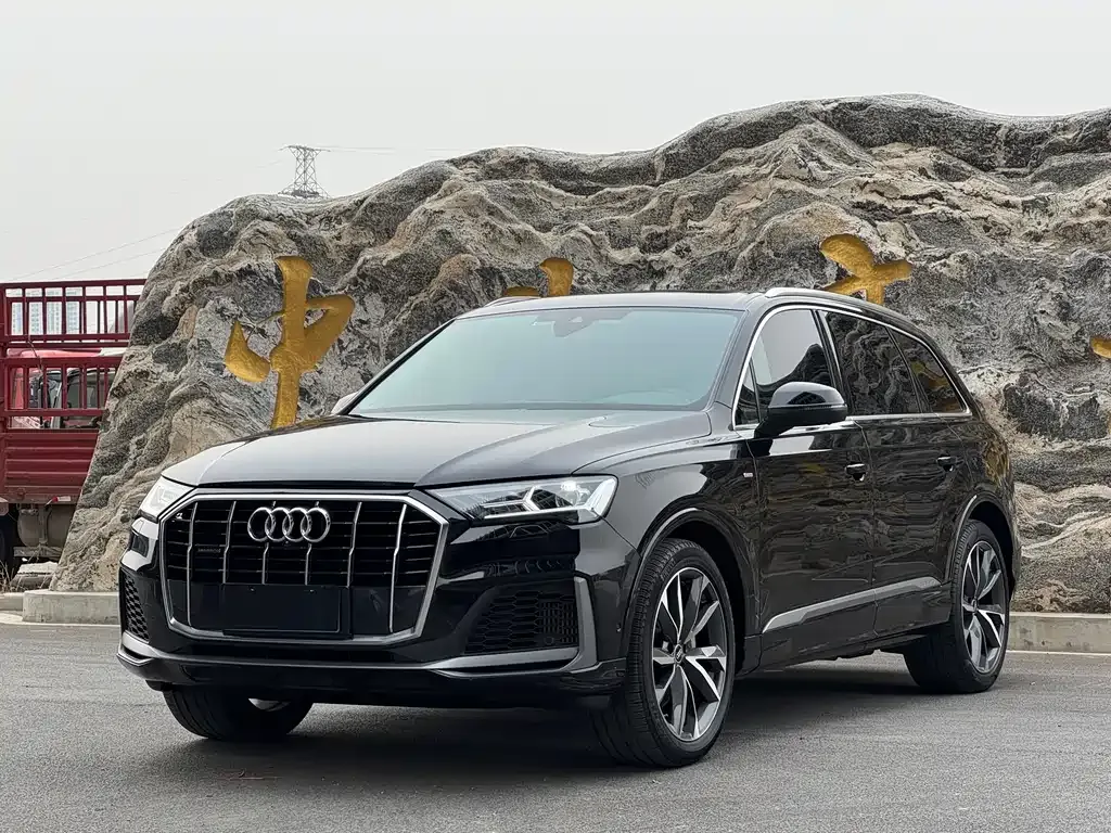 Audi Q7 2023 из CN, фото 7