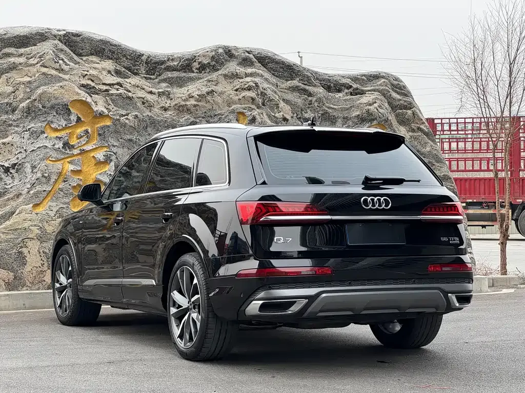 Audi Q7 2023 из CN, фото 3