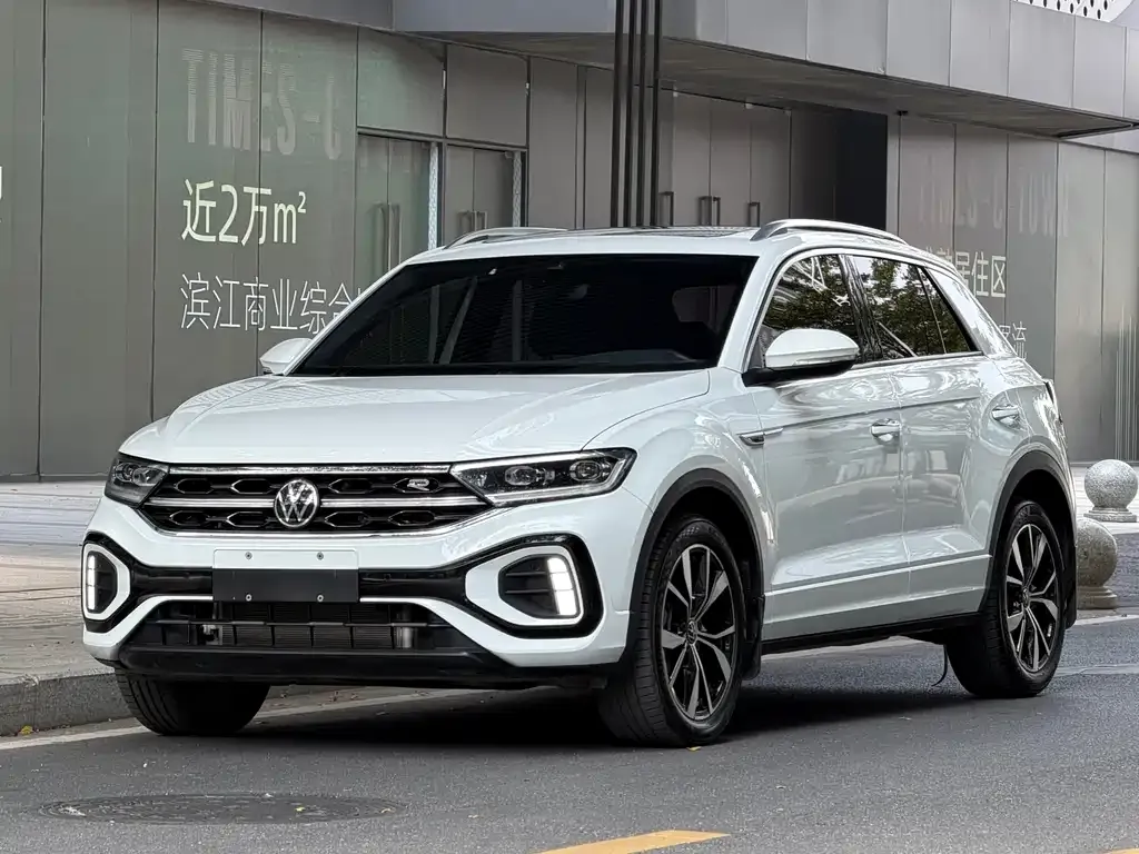 Volkswagen T-Roc — фото 1