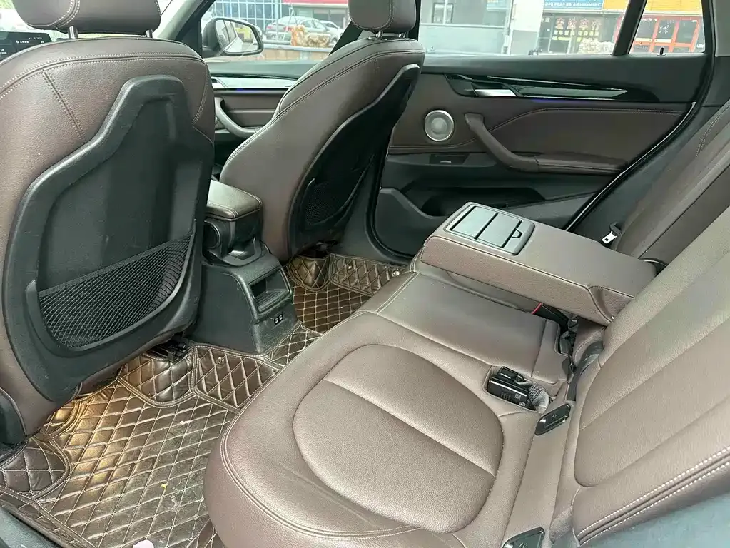 BMW X1 2021 из CN, фото 10