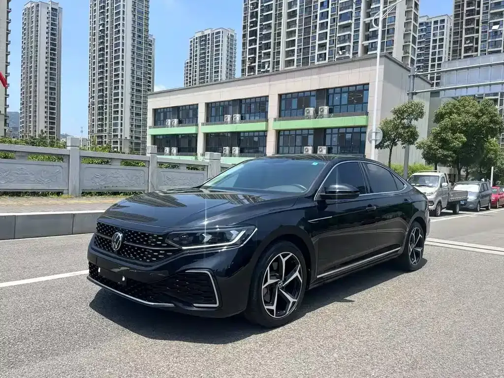 Volkswagen Passat 2023 из CN, фото 1