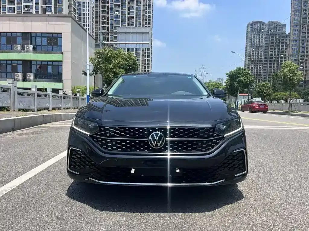 Volkswagen Passat 2023 из CN, фото 8