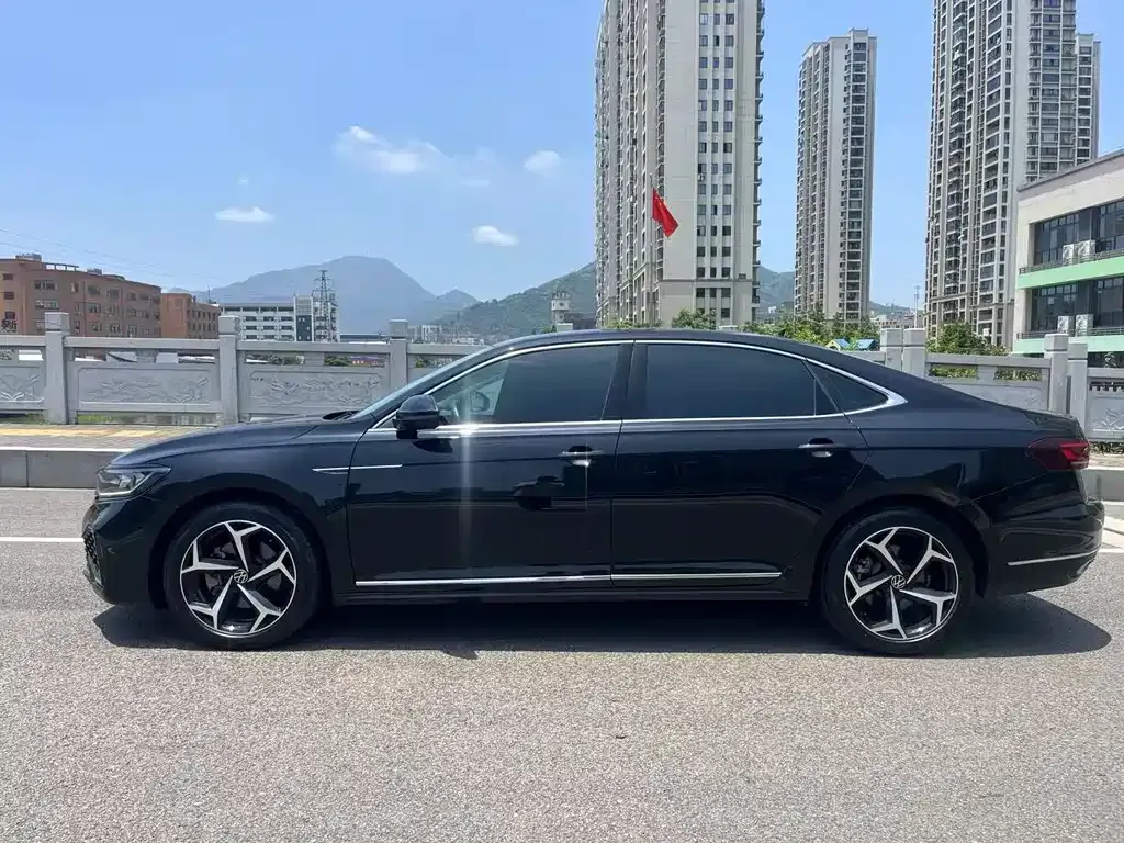 Volkswagen Passat 2023 из CN, фото 9