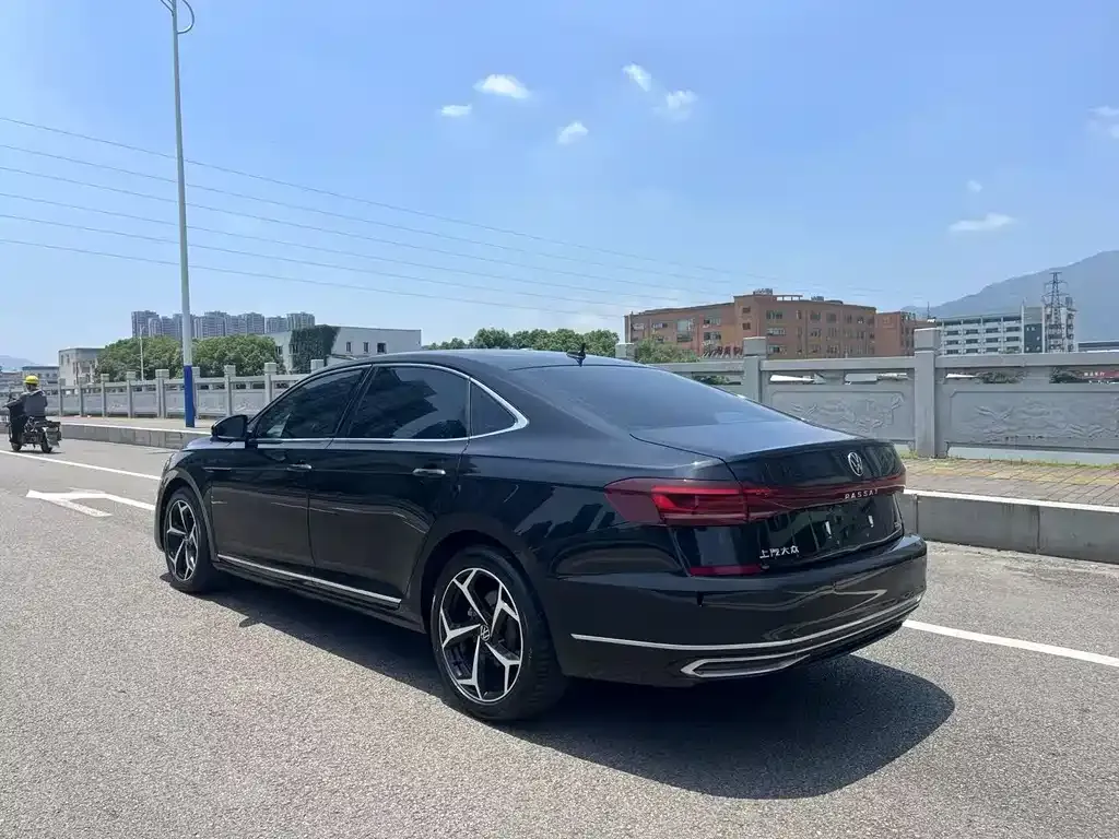 Volkswagen Passat 2023 из CN, фото 6