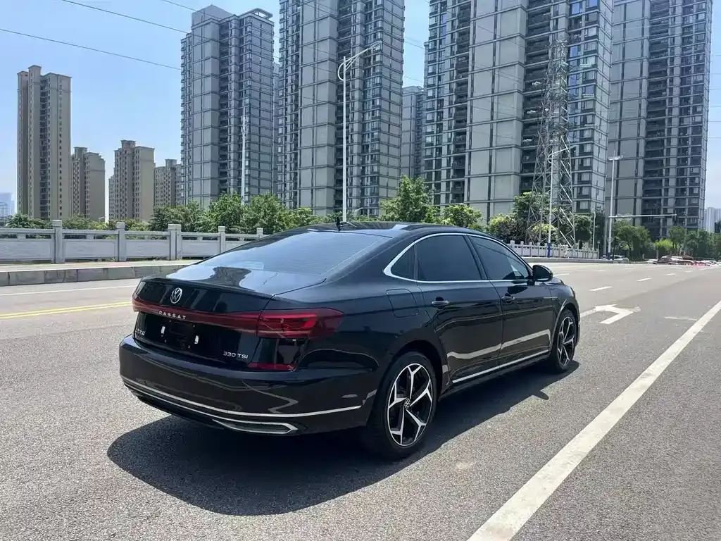 Volkswagen Passat 2023 из CN, фото 3