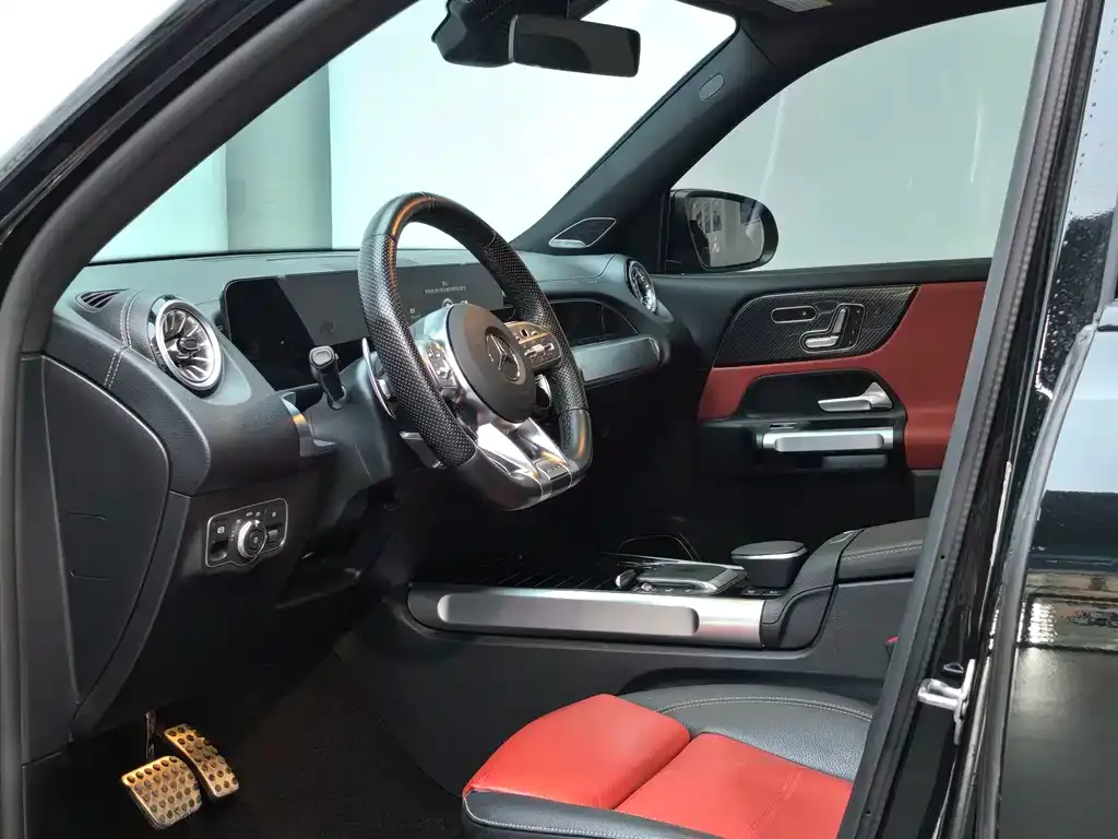 Mercedes-Benz GLB AMG — фото 8
