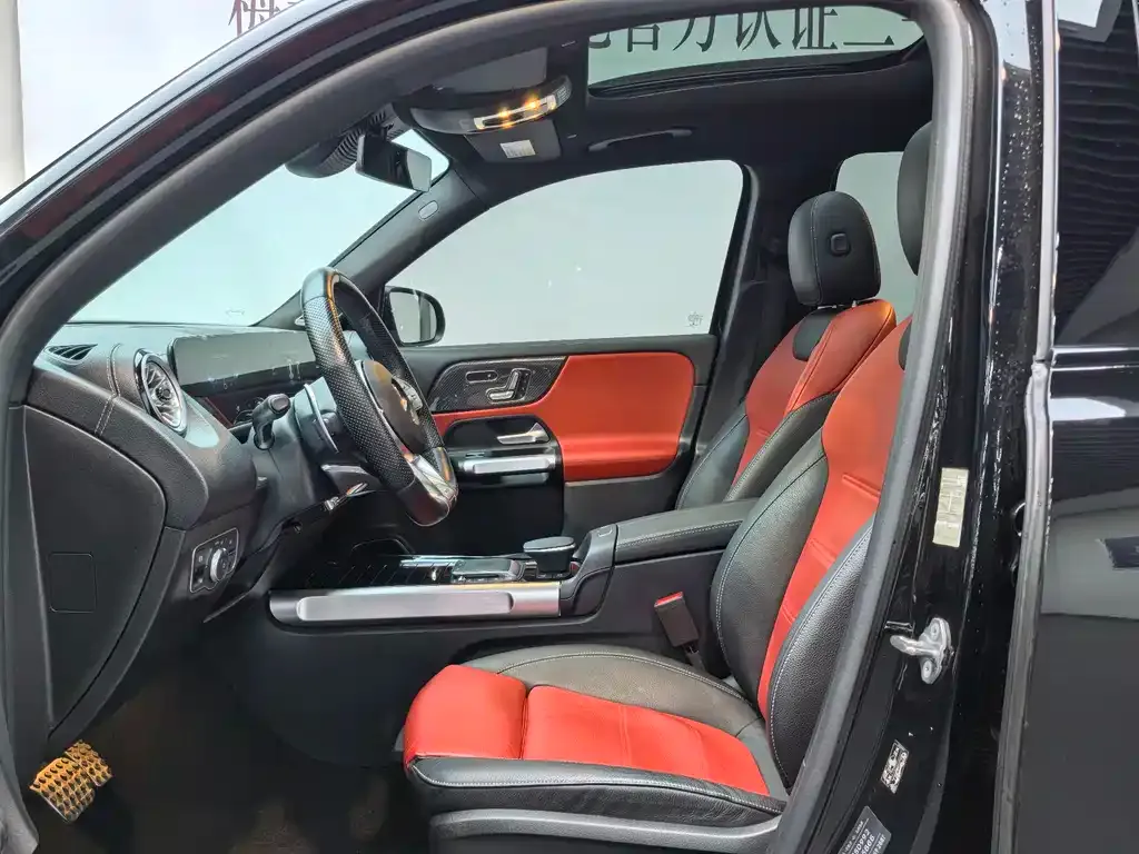 Mercedes-Benz GLB AMG — фото 6