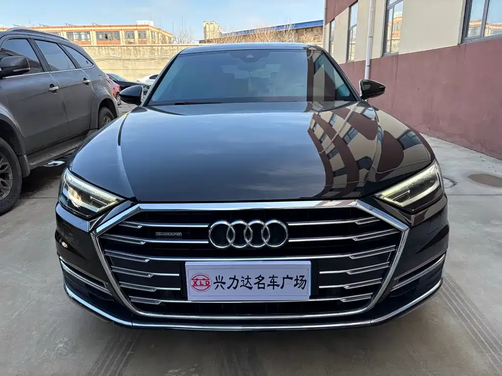 Audi A8 — фото 9