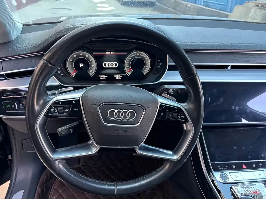 Audi A8 — фото 3