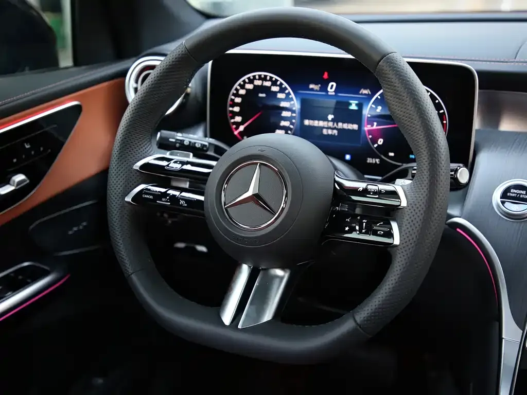 Mercedes-Benz GLC — фото 10