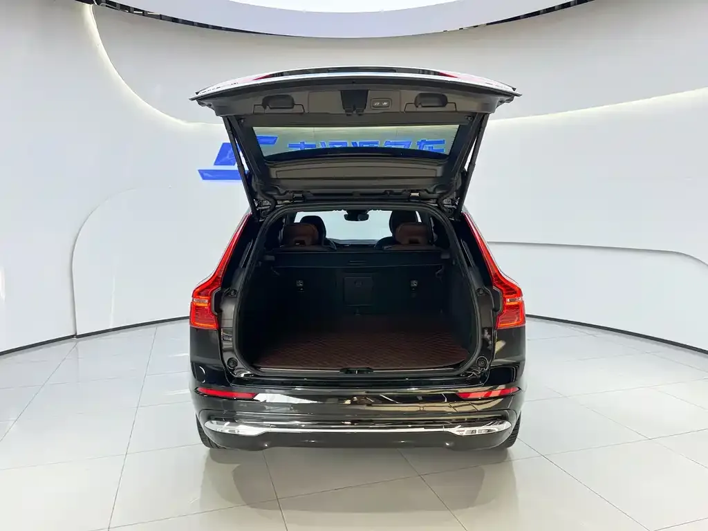 Volvo XC60 2023 из CN, фото 5