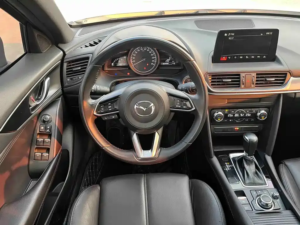 Mazda CX-4 — фото 4