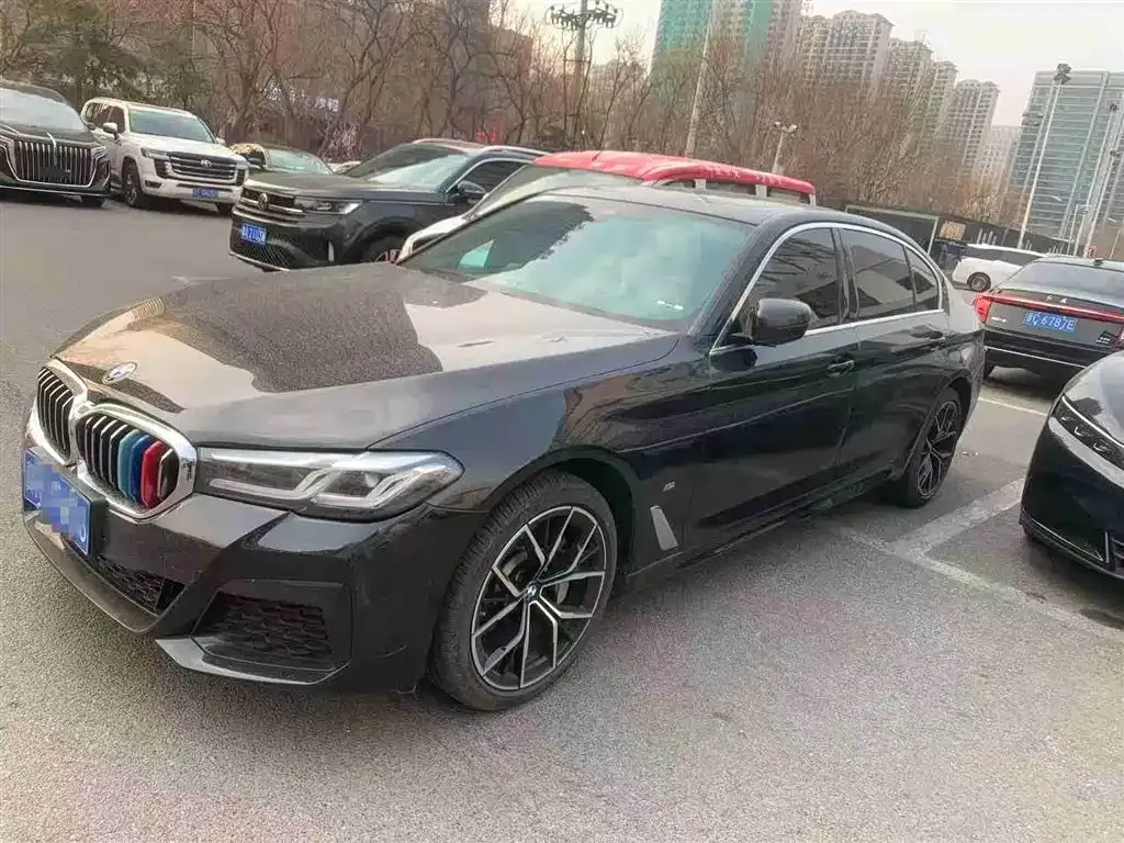 BMW 5 Series — фото 1