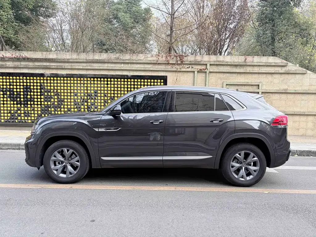 Volkswagen Teramont 2023 из CN, фото 10