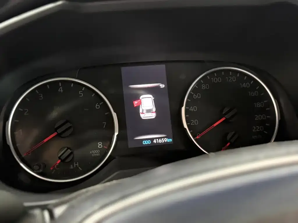 Toyota RAV4 2024 из CN, фото 2