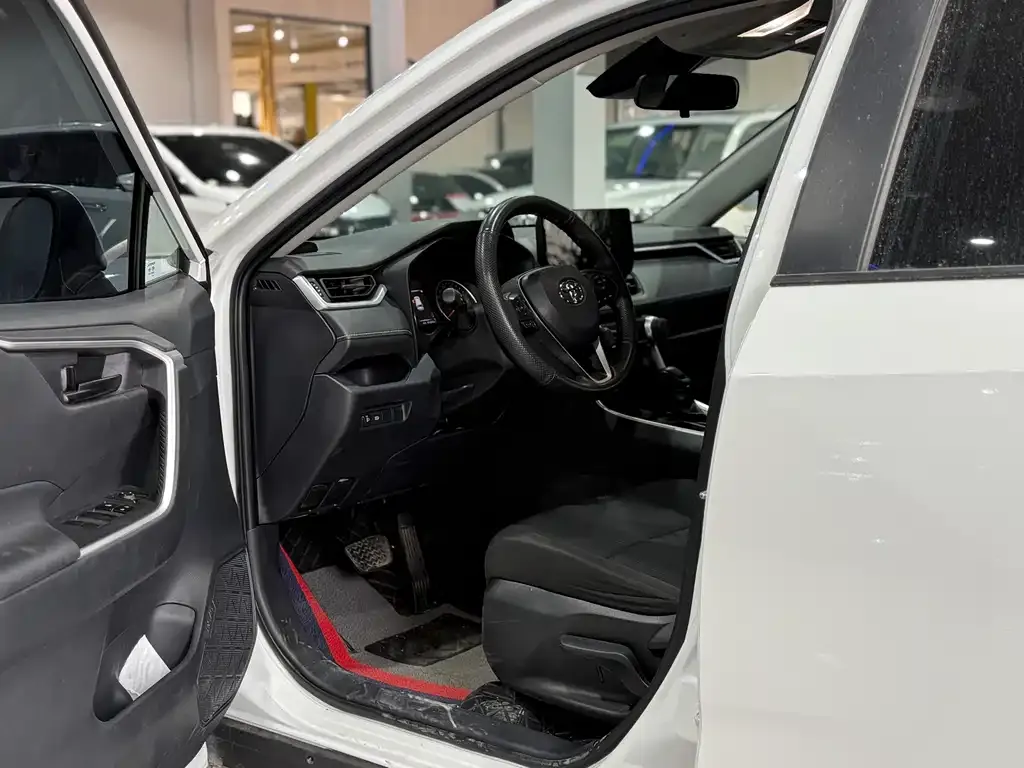 Toyota RAV4 2024 из CN, фото 6