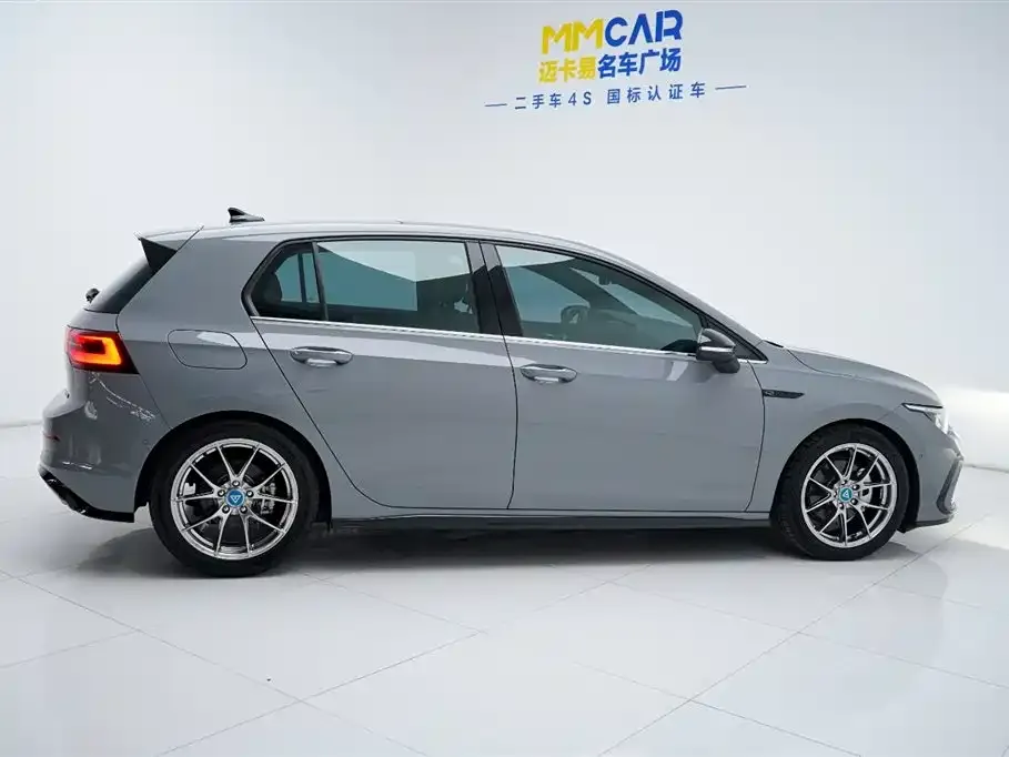 Volkswagen Golf 2024 из CN, фото 8