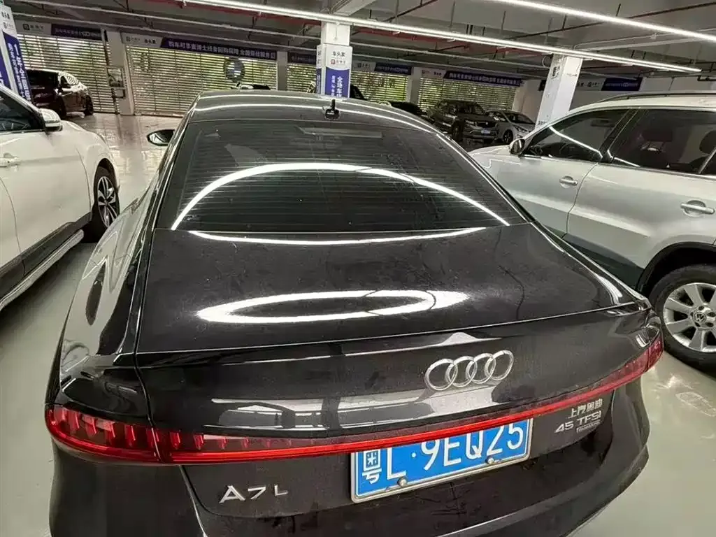 Audi A7L — фото 7