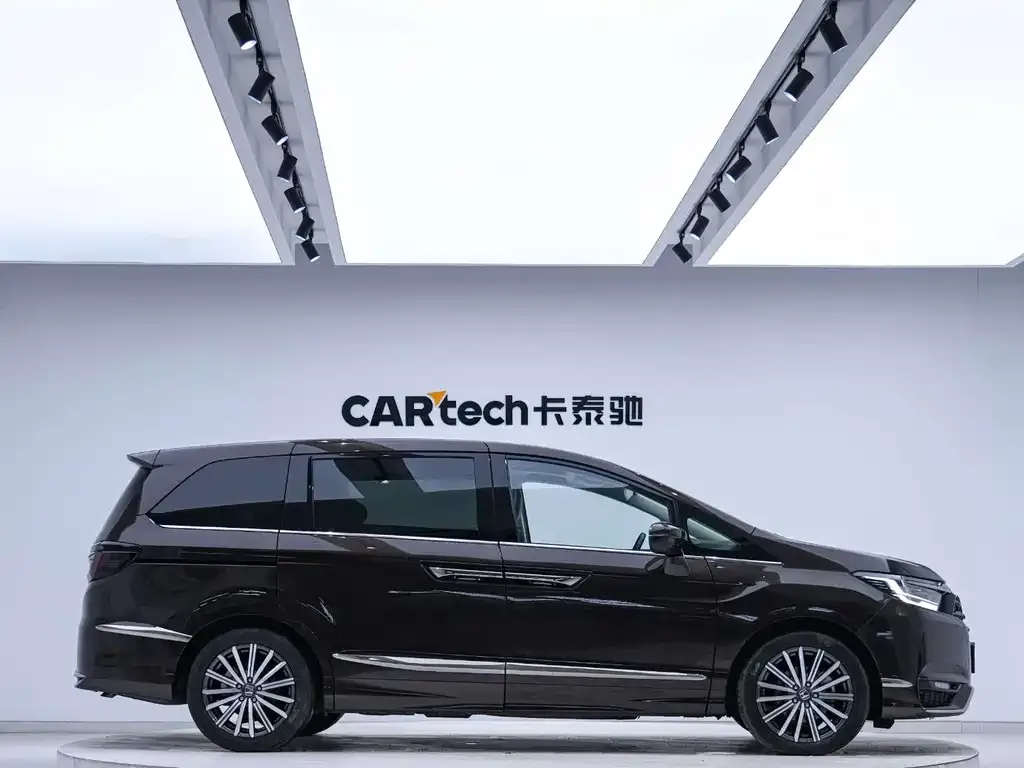 Honda Elysion 2023 из CN, фото 5