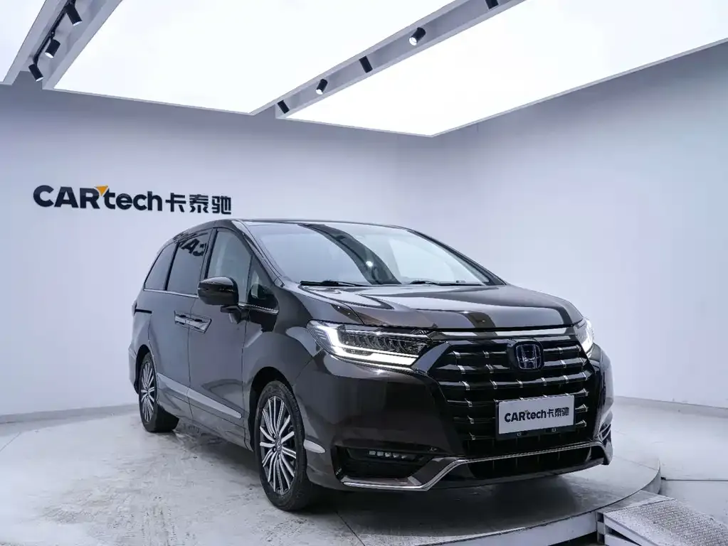 Honda Elysion 2023 из CN, фото 8