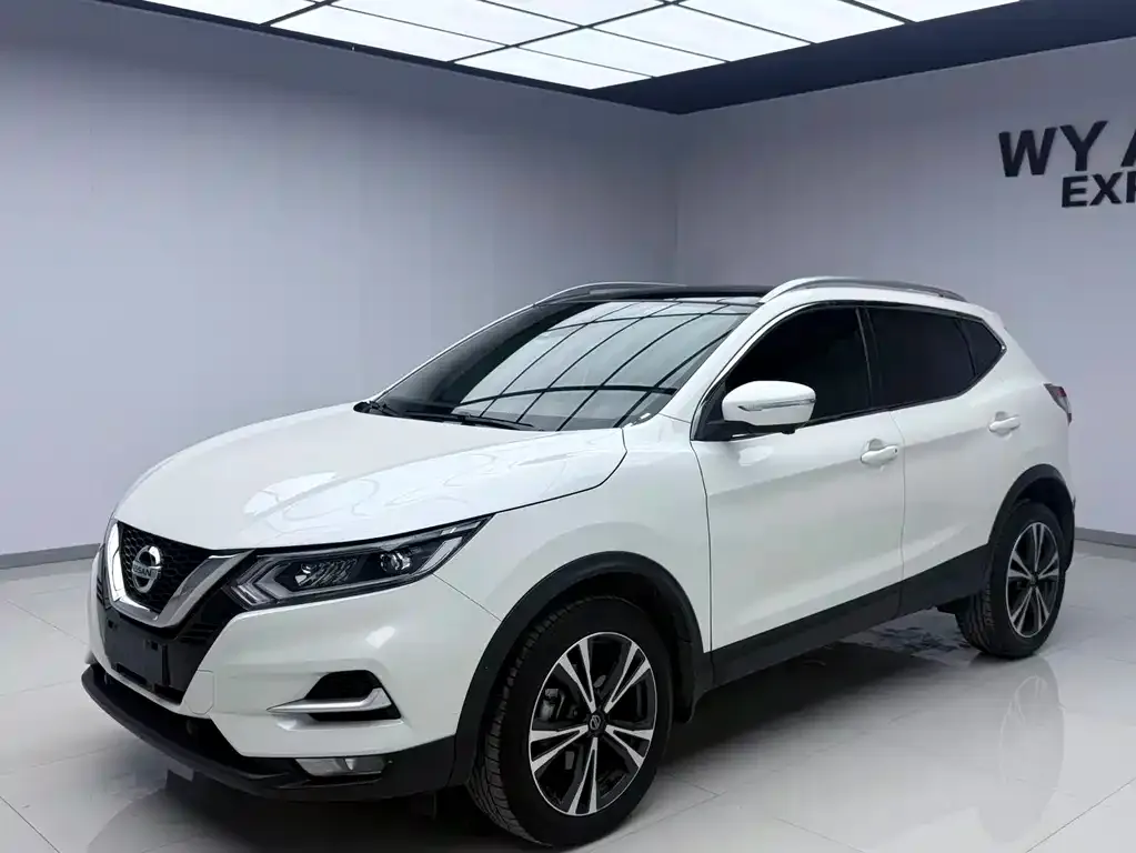 Nissan Qashqai — фото 1