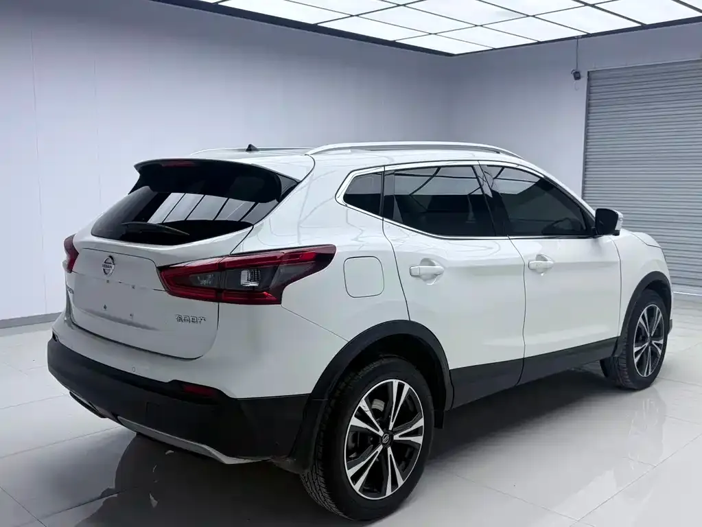 Nissan Qashqai — фото 4