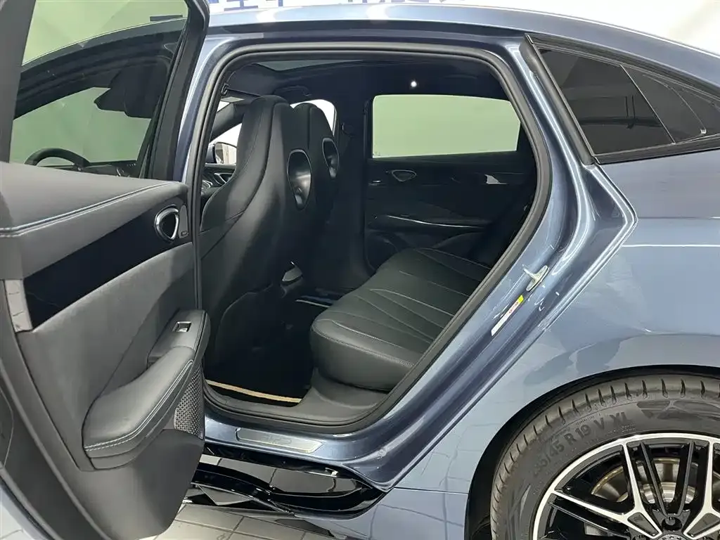 BYD Seal — фото 9