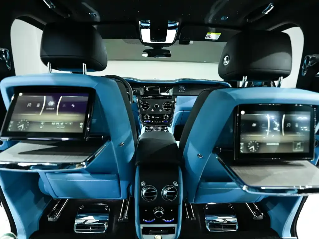 Rolls-Royce Cullinan 2023 из CN, фото 9