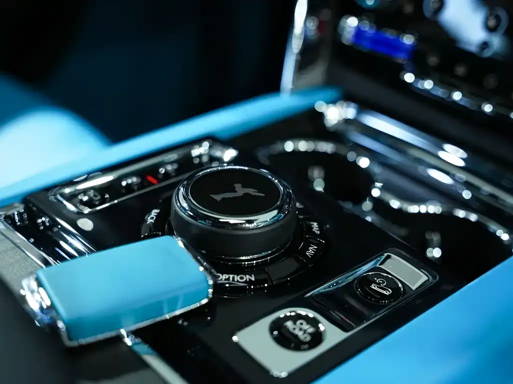 Rolls-Royce Cullinan 2023 из CN, фото 2