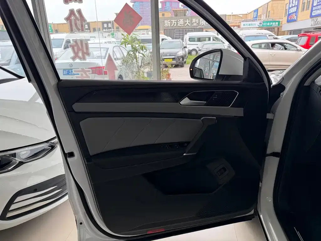 Volkswagen Tayron 2024 из CN, фото 8
