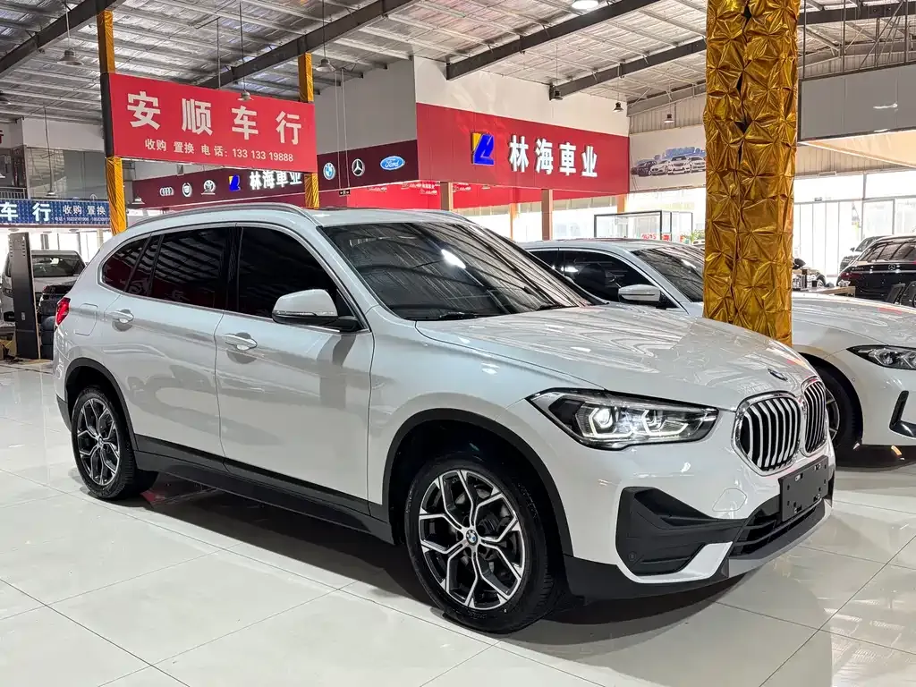 BMW X1 — фото 5