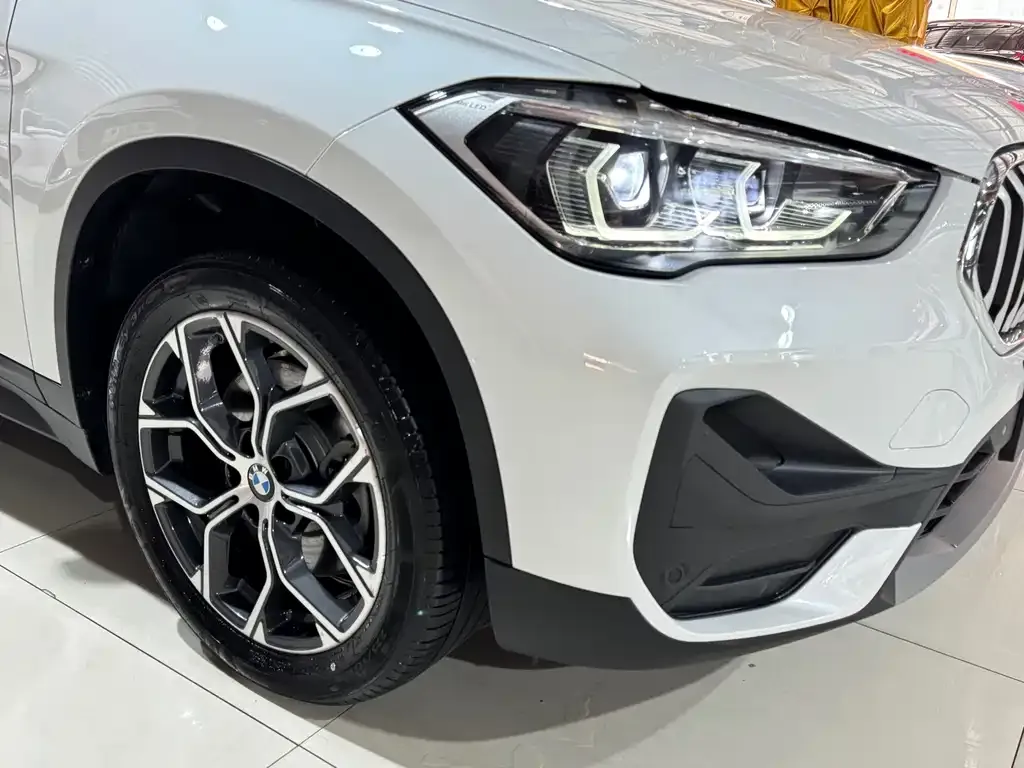 BMW X1 — фото 9