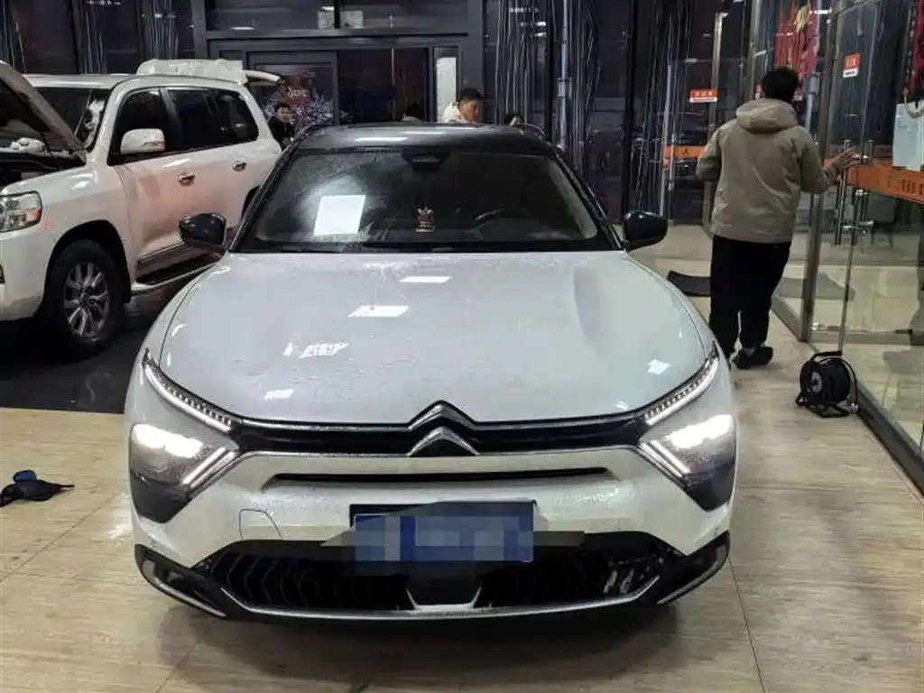 Citroen C5 X 2023 из CN, фото 3