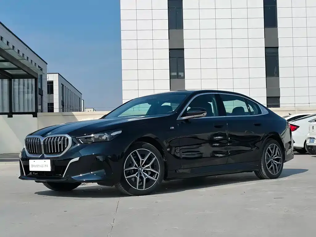 BMW i5 — фото 1