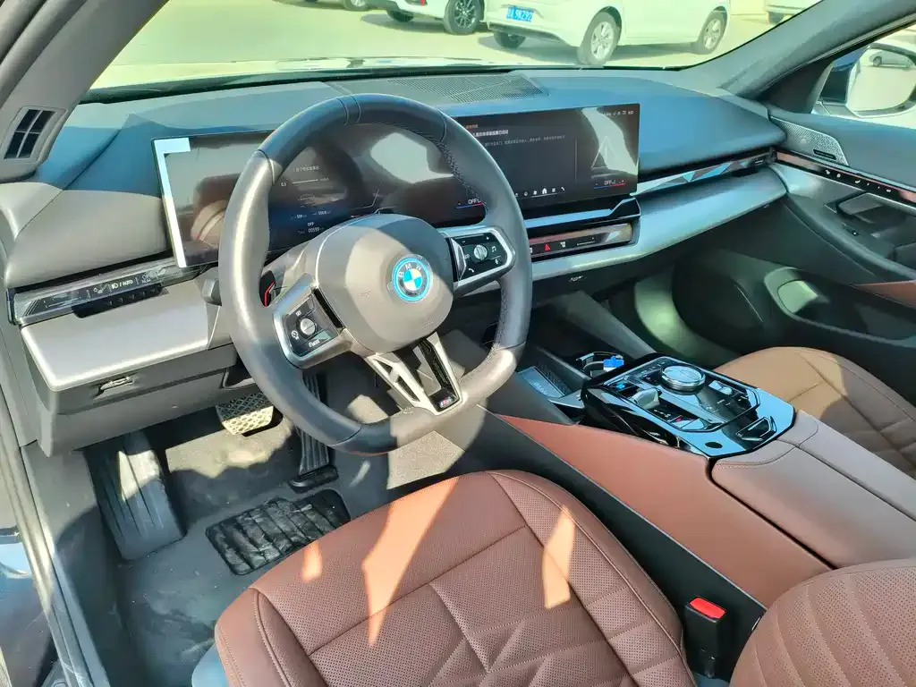 BMW i5 — фото 4