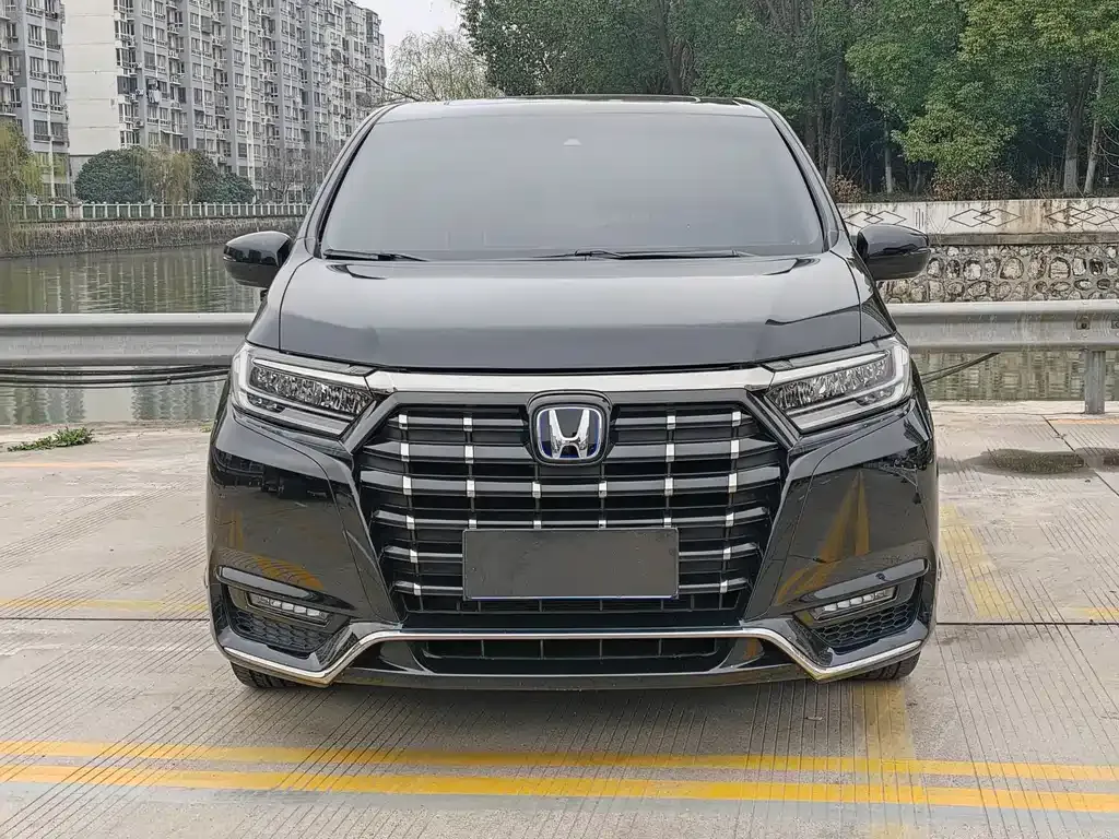 Honda Elysion 2023 из CN, фото 6