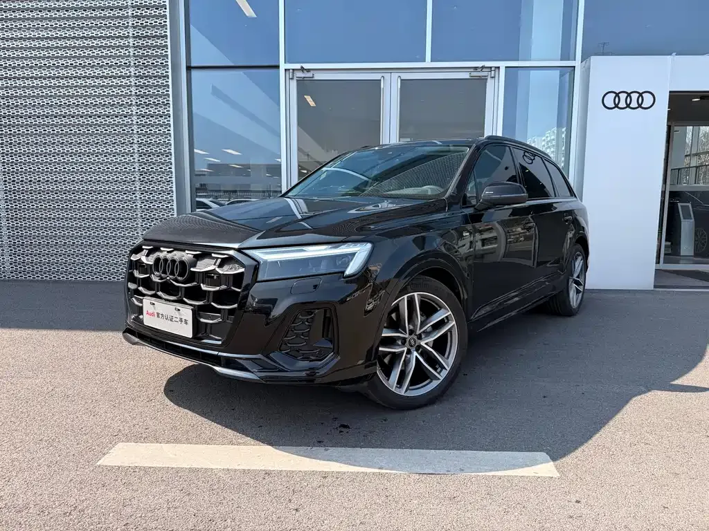 Audi Q7 2025 из CN, фото 1