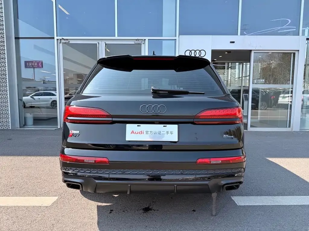 Audi Q7 2025 из CN, фото 7