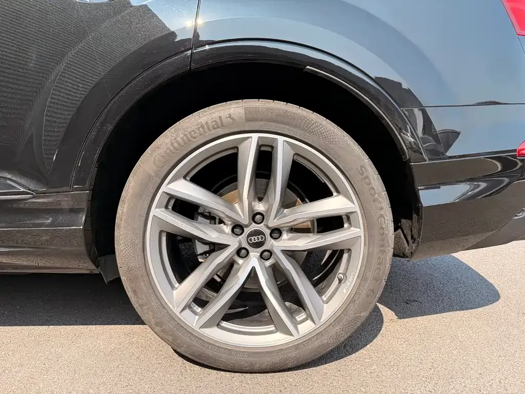 Audi Q7 2025 из CN, фото 3