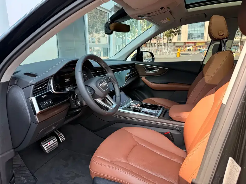 Audi Q7 2025 из CN, фото 8