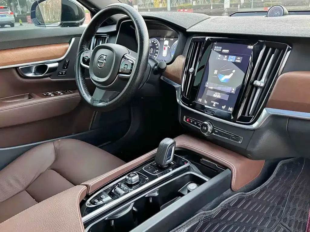 Volvo S90 2021 из CN, фото 5