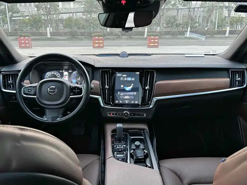 Volvo S90 2021 из CN, фото 3
