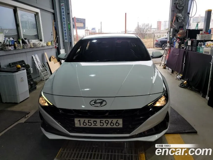 Hyundai AVANTE — фото 1