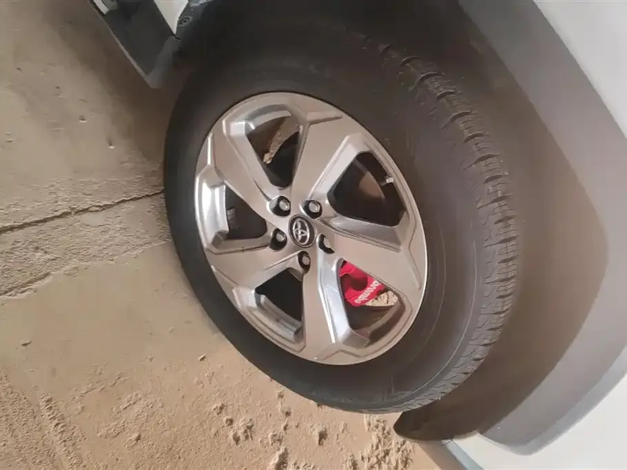 Toyota RAV4 2021 из CN, фото 2