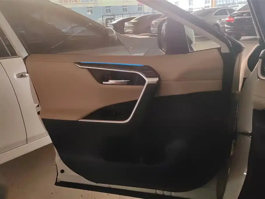 Toyota RAV4 2021 из CN, фото 4