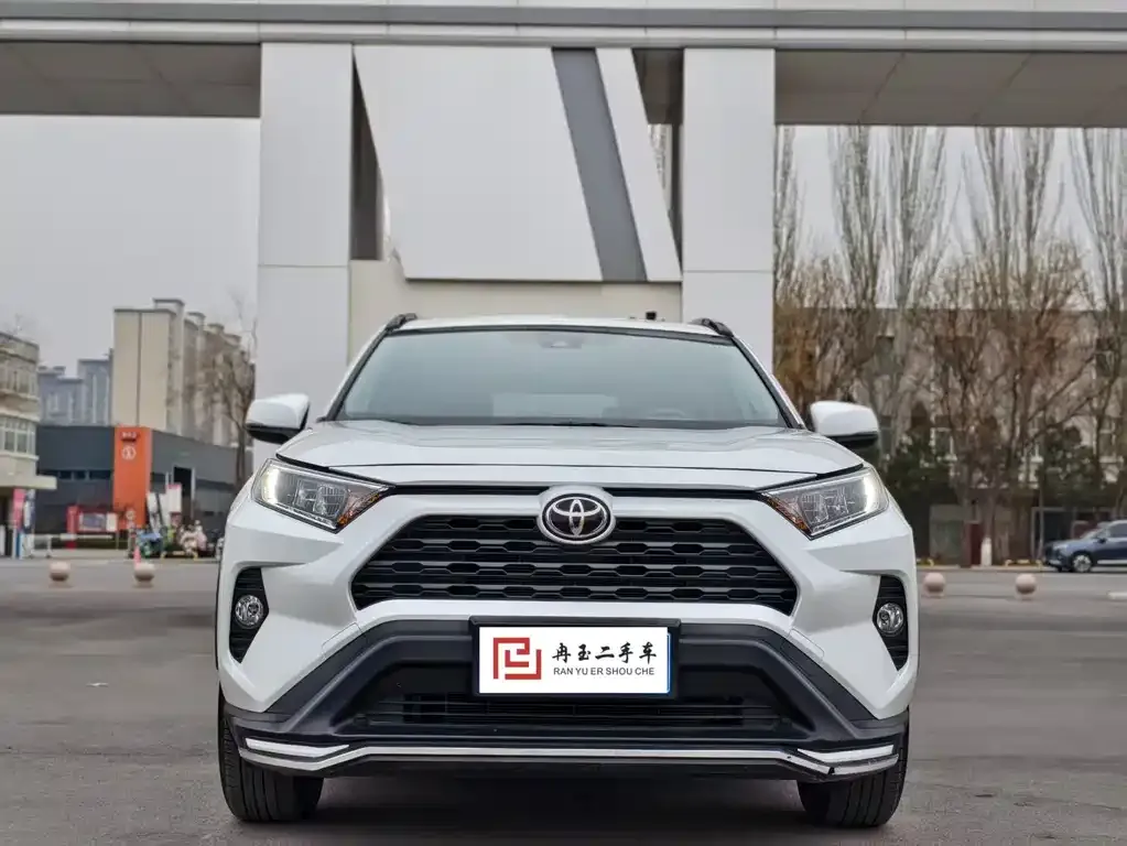 Toyota RAV4 2023 из CN, фото 6